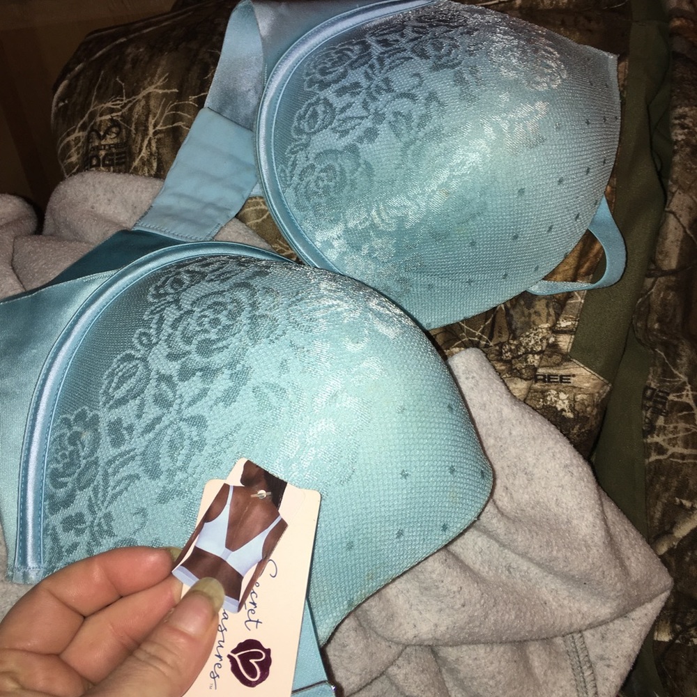 Secret treasures lace push up w/ bonded back light blue new w/ tags size 36DD